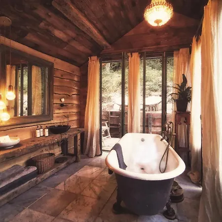 Reve Aveyron Lodge *